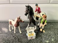 Schleich hästar, veterinär, ryttare - fina!