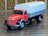 Tekno Volvo Titan lastbil skala 1:43