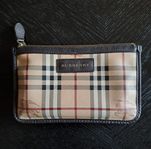 Burberry, clutch.