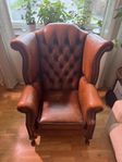 Chesterfieldfåtölj - Queen Anne Style Wing Chair