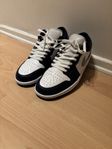 Nike Jordan Low