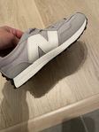 New Balance 327 