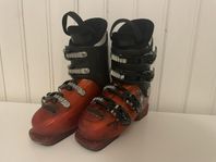 Pjäxor Atomic Jr / Snowboardskor Burton Zipline Boa