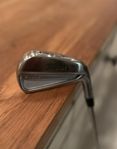 Titleist T100 järn 4 Project X LZ Stiff 2024 NY