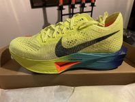 HELT NYA: Nike Vaporfly 3 42,5