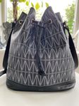 Dagmar bucket bag