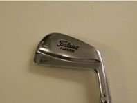 Bladklubba Titleist 681 järn 2