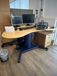 Höj och sänkbara(elektriska) ergonomiska skrivbord