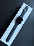 	 Apple Watch Series 8 (GPS) - 45mm aluminiumboett - midnatt