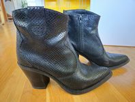 AIMY cowboy style ankle boots