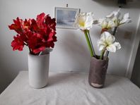 röda och vita amaryllis tygblommor