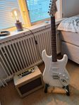 Fender Squier med Förstärkare och stativ