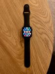 Apple Watch 7 45 mm (GPS)