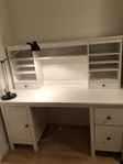 Skrivbord IKEA Hemnes med hylla