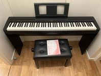 Yamaha P45 med pall och stativ