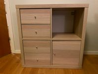 Hylla. Ikea Kallax. 4 luckor + 2 lådor, nypris 1199kr