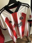 fotbollströjor - Liverpool och Sheffield United