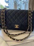 Chanel flap bag, caviar/guld (medium, 11.12)