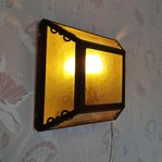 Vägglampa retro-vintage 1900-tal i gult glas och metall