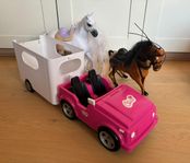 Barbiehästar och barbiebil