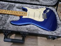 Fender strat ultra cobra blue