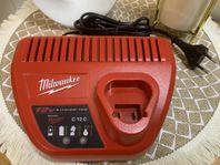 Milwaukee laddare 12 v 