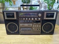 Hitachi TRK-9900E Stereo Kassettbandspelare Boombox hifi