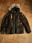 Parajumpers right hand