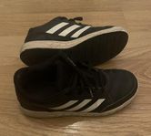 Adidas barnskor