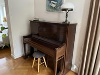 Äldre fullt fungerande piano skänkes