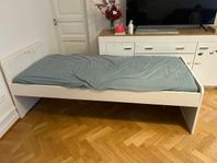 Bed 200x90 in very good condition, mattress included