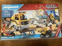 Playmobil samt en byggsats 