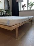 Futon säng 140x200