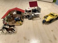 Schleich veterinärklinik och transporter inkl hästar mm