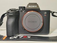 Sony A7R5 - mark V - kamerahus 