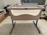 Chicco bedside crib