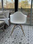 stolar i Eames stil