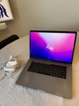 MacBook Pro 15" 2018 / 32GB RAM / 256GB SSD