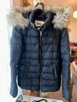 Tommy Hilfiger Jacka stl S svart