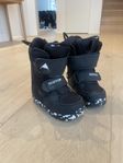 Burton snowboard boots  barn 