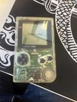 säljer ett Gameboy med spel