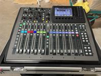 x32 compact i case Digitalmixer från Behringer 