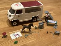 Schleich HORSE CLUB Mobil veterinär med hannoveranerföl