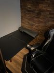 Dxracer stol + Arozzi gamingbord