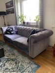 Soffa i sammet (Chesterfield)