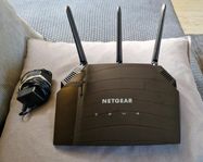 Router Netgear AC2000 R6850