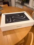 MacBook Pro 16 M3 Pro, Rymdsvart (2 TB) - Oanvänd!