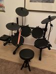 Alesis Turbo mesh kit + stockar + liten trumstol