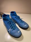 Futsalskor Nike Mercurial, 42 (26,5cm)