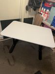 Skrivbord 120x80cm Ikea bekant Nypris 2995kr